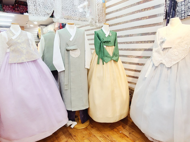 20230324111124_sacHCk0e.jpg_carousel_부산진시장맞춤한복_소영한복,부산진시장맞춤한복,부산맞춤한복,부산진시장한복,부산진시장한복대여